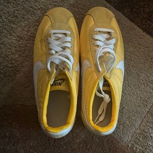 Nike Kids Yellow and White Sneakers